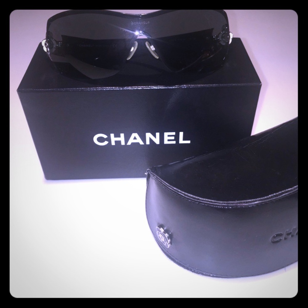 Chanel Sunglasses 🕶 Worn A Handful Of Times.